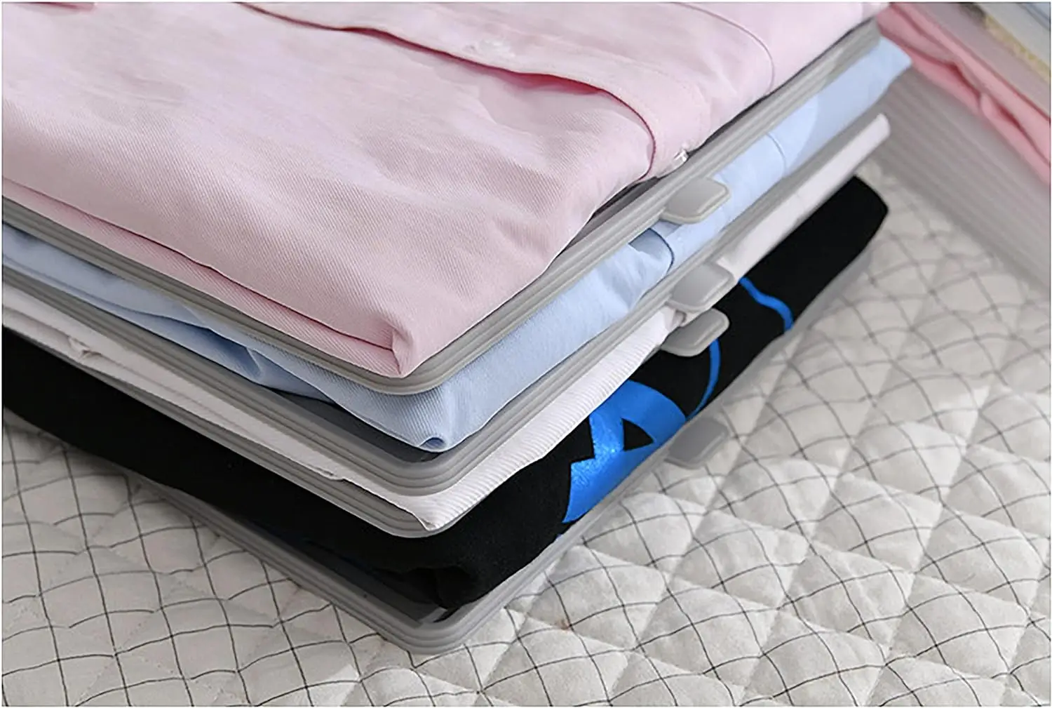 Closet Organizer,T-Shirt Clothes Folder,Convenient for children to fold clothes in the bedroom,The quality is super good