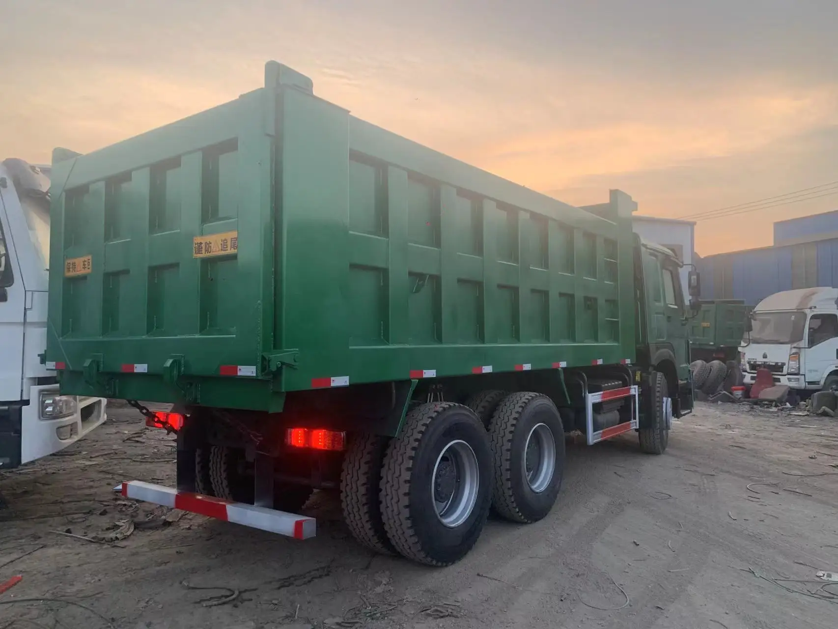 Used in mining/ construction, Howo widely used 6x4 heavy duty tipper howo dump truck
