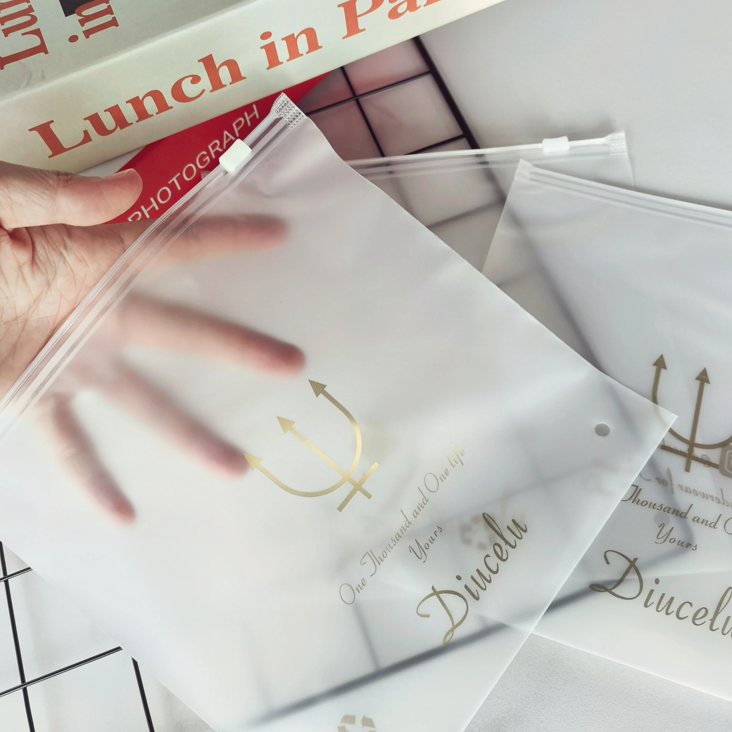 Plastic Clothes Plastic Zipper Bag Plastic Clear Zip Lock Bags Custom Frosted Zipper Bags For T Shirts