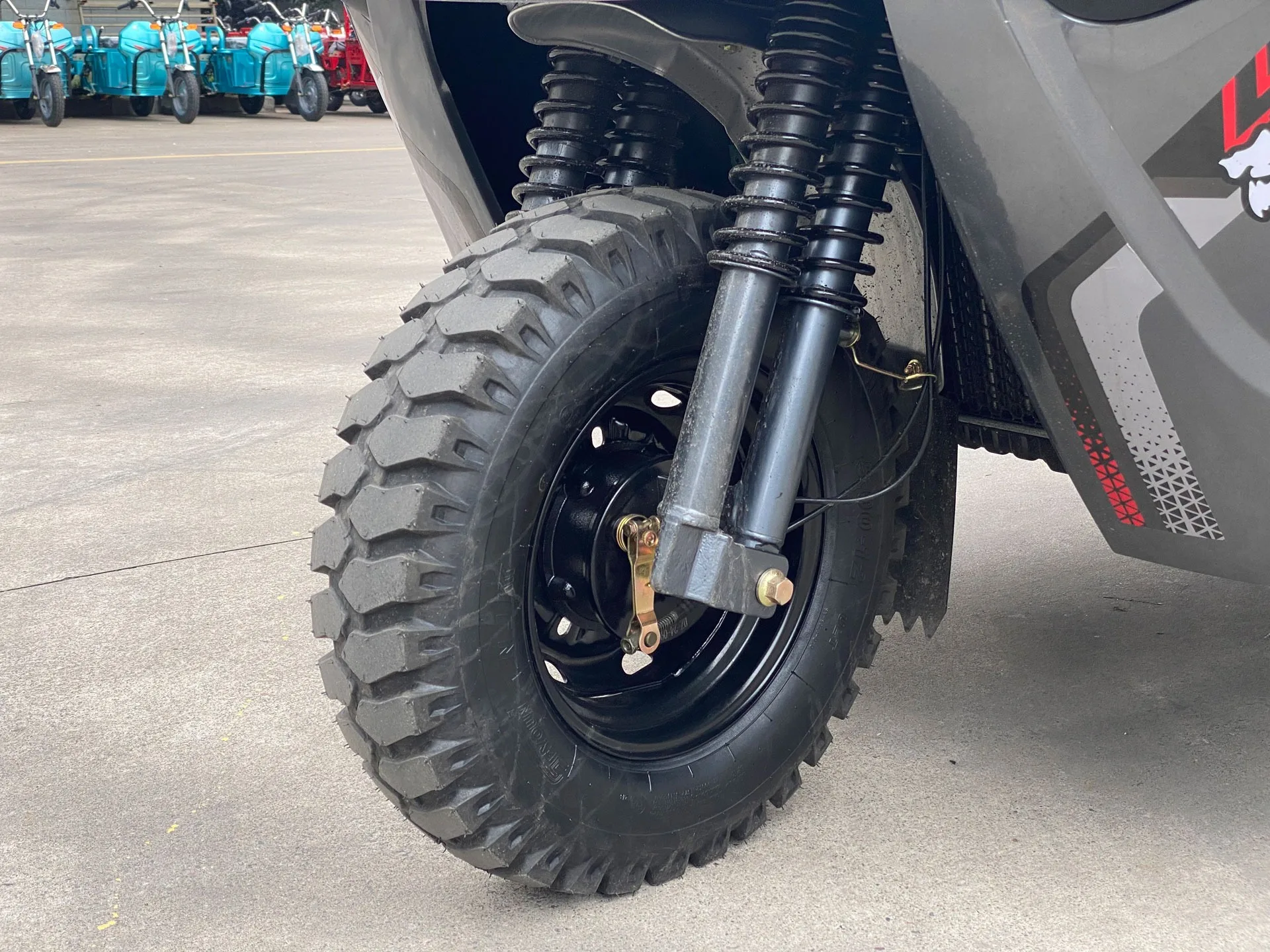 Китай лидер продаж безопасная новая модель 250cc отличный мощный трехколесный грузовой двигатель фургон