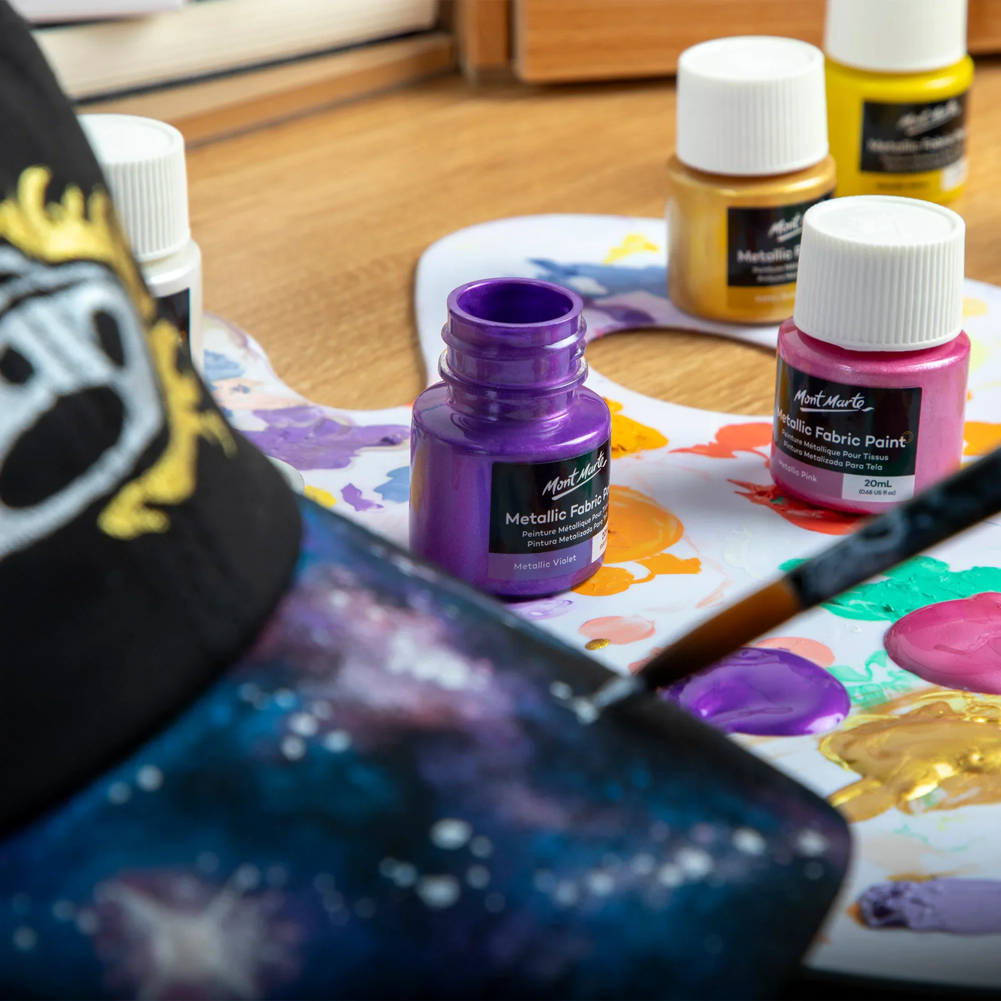 Mont Marte Metallic Fabric Paint Set 8pc x 20ml