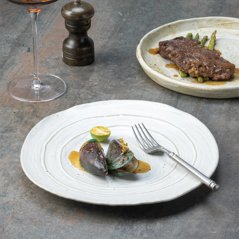 YAYU 2024 new designs vintage style cream glaze irregular lined embossed dinner dish ceramic plate japan