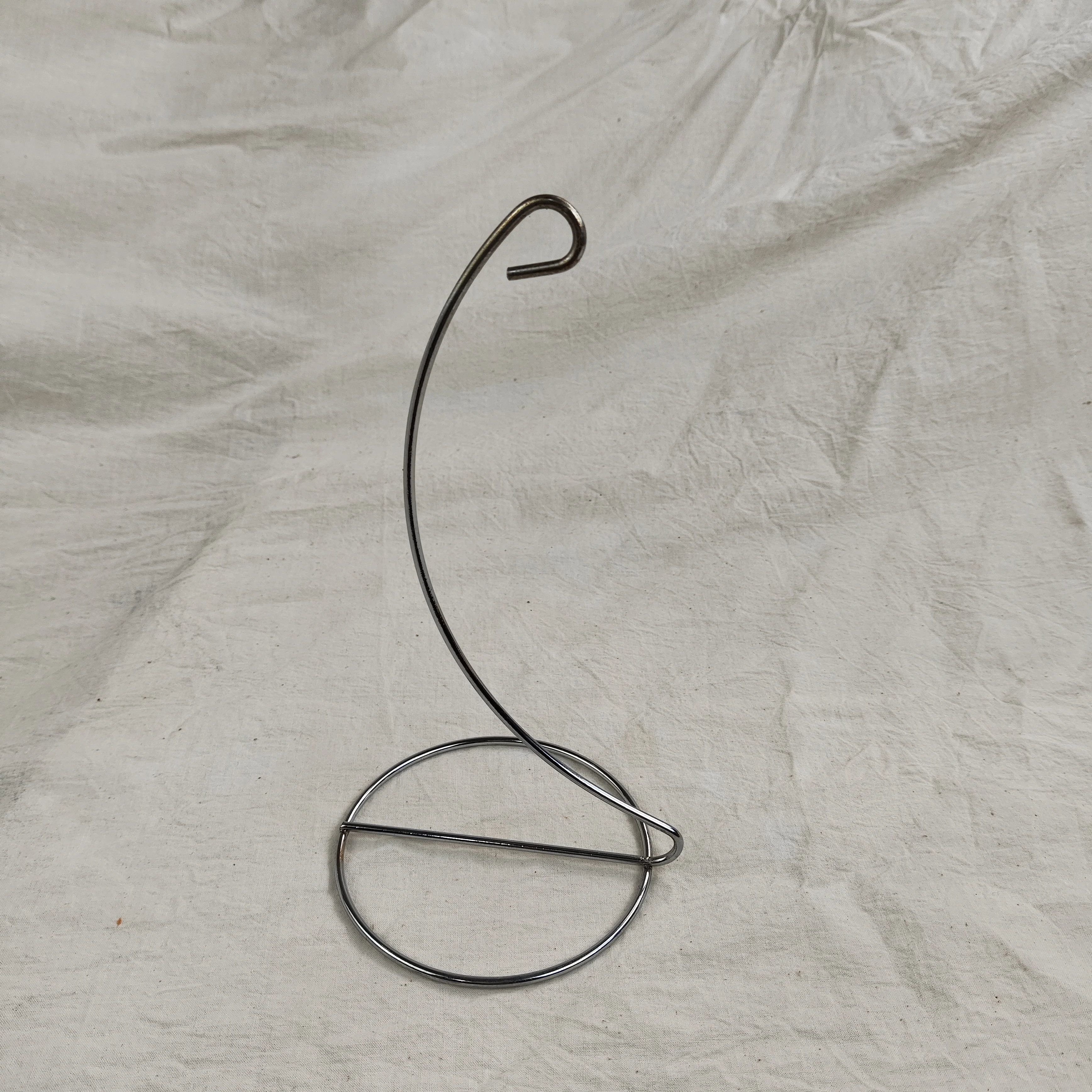 Fashion wire jewelry display stands from China with size and color customized