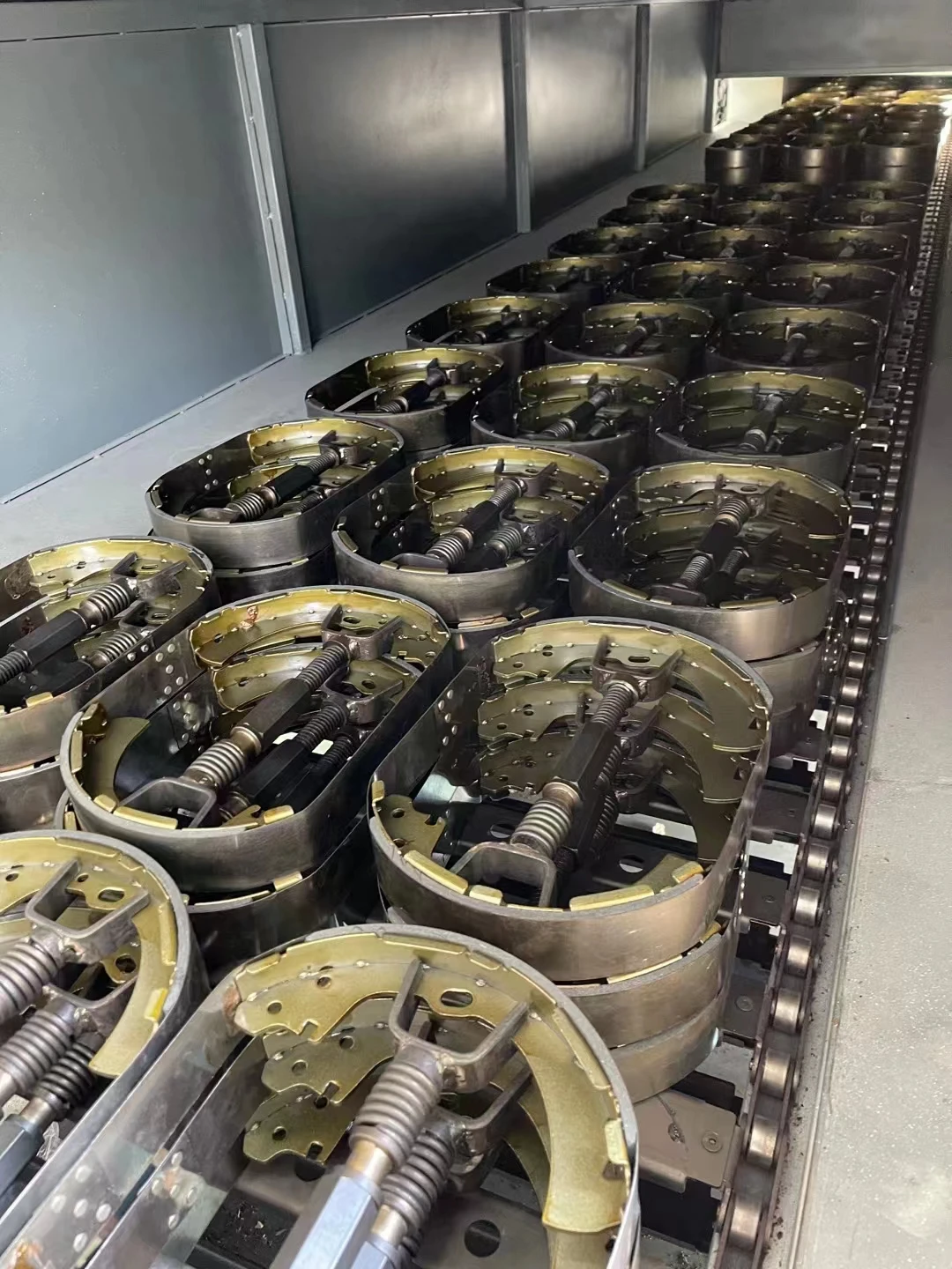 Super wear-resistant Lada 2108 Car Parts Drum Brake Pad Ceramic brake shoe 2108-3502090 Cheap Price