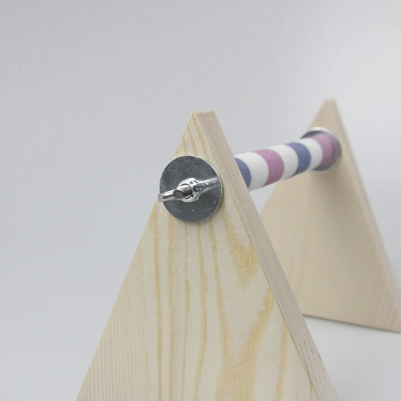 Manufacturers sell environmentally friendly pine Desktop Parrot Toys  regular intervals Wholesale natural Pine wood parrot bird