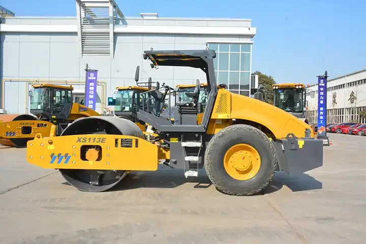 Оригинальный заводской бренд новый лучший импортный дизельный двигатель 10T полностью гидравлический дорожный каток XS113E С Одним Барабаном в наличии