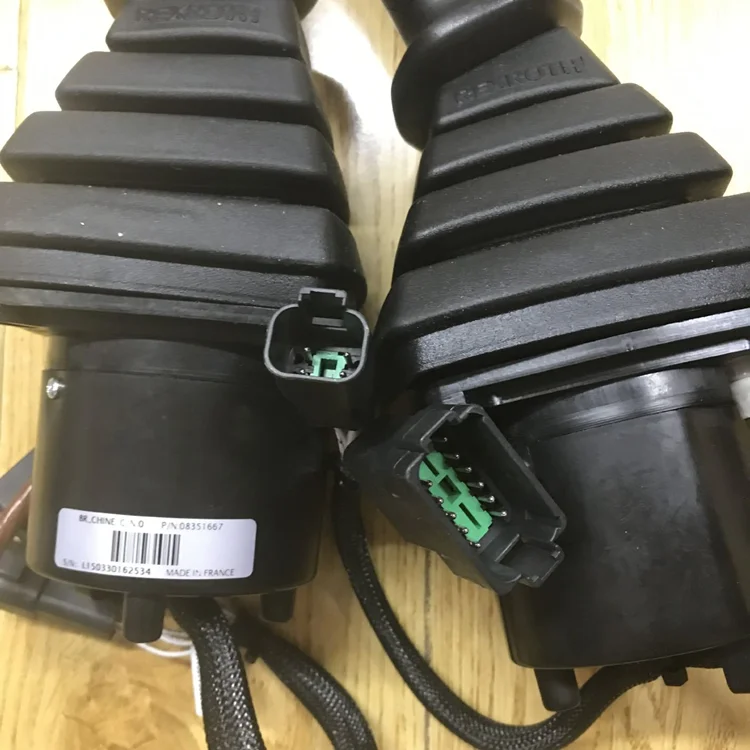 construction machinery QUY250 crane 4THEC5-1X/YU425 Joystick 08351667