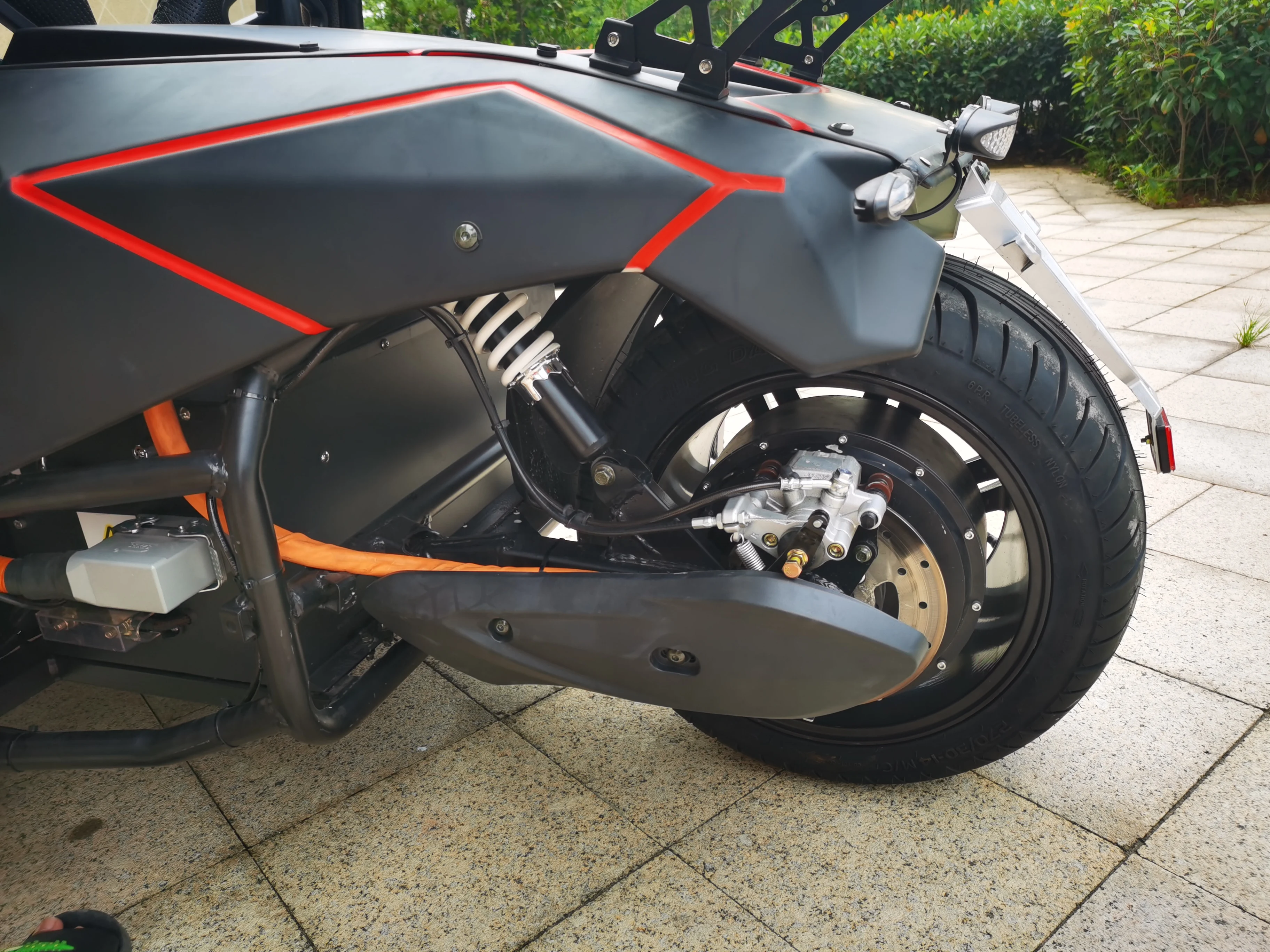 10000W hub motor  72v 120AH  Lithium battery  electric trike utv buggy