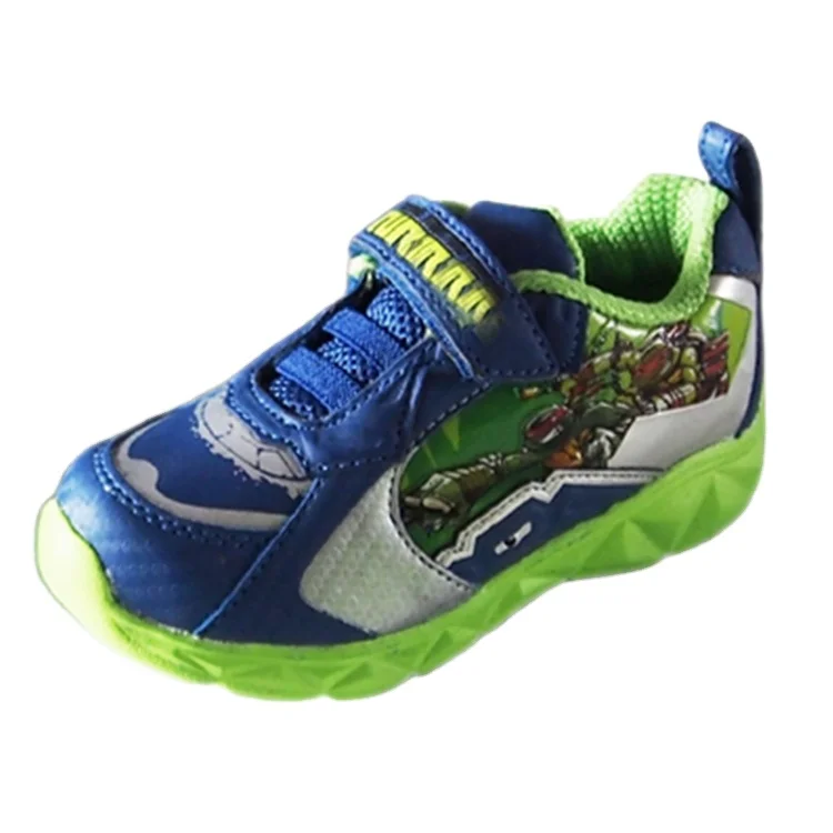 Factory export surplus children sports shoes at a discounted price