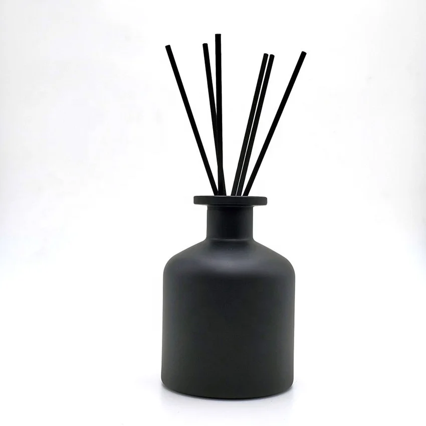 Hot Sale Decorative Glass Bottle 250ml Matte Black Empty Reed Diffuser Bottle with Rattan Sticks