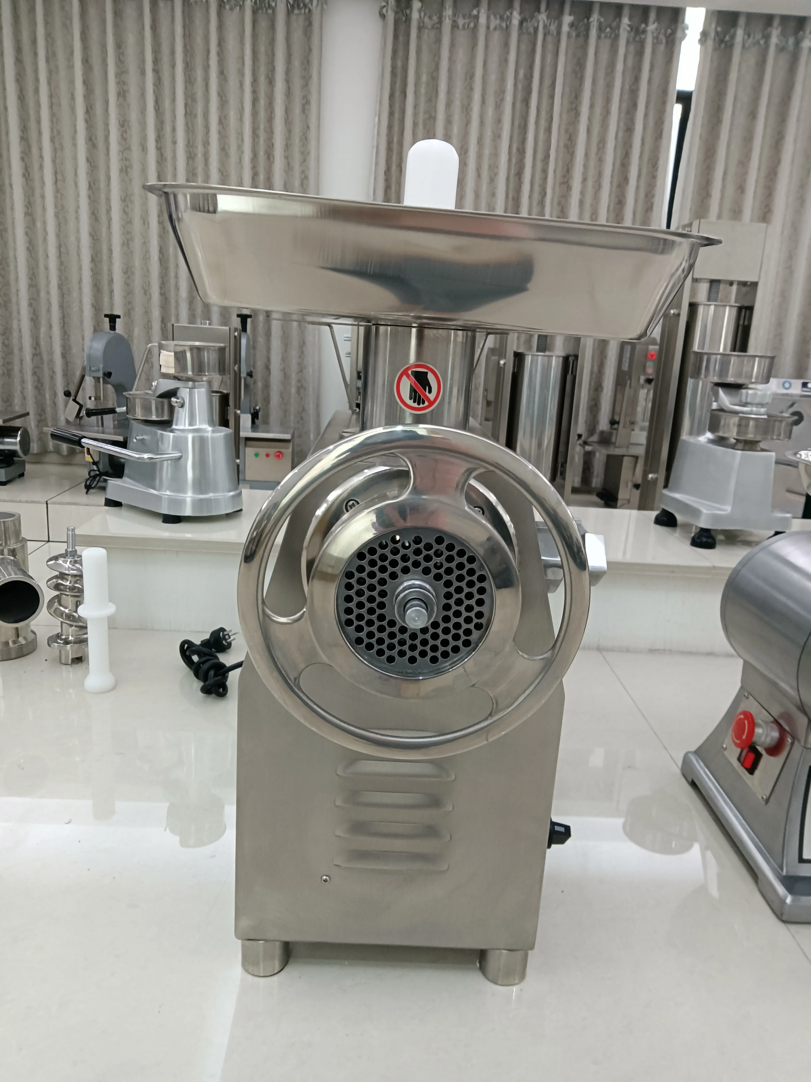 TK-32 commercial stainless steel  meat mincer butchery equipment  grinder machine  with best price