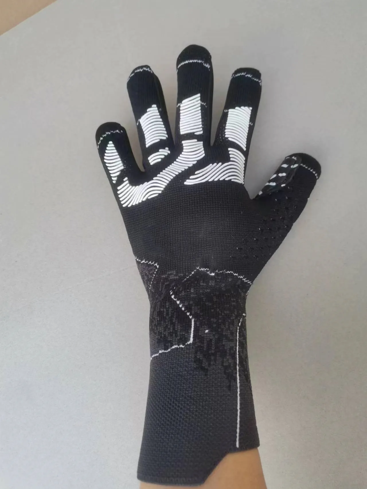 Sport Gloves Football Goalkeeper Gloves Cheap High Quality Finger Protection German Latex Men Yellow Green Quantity Red Orange