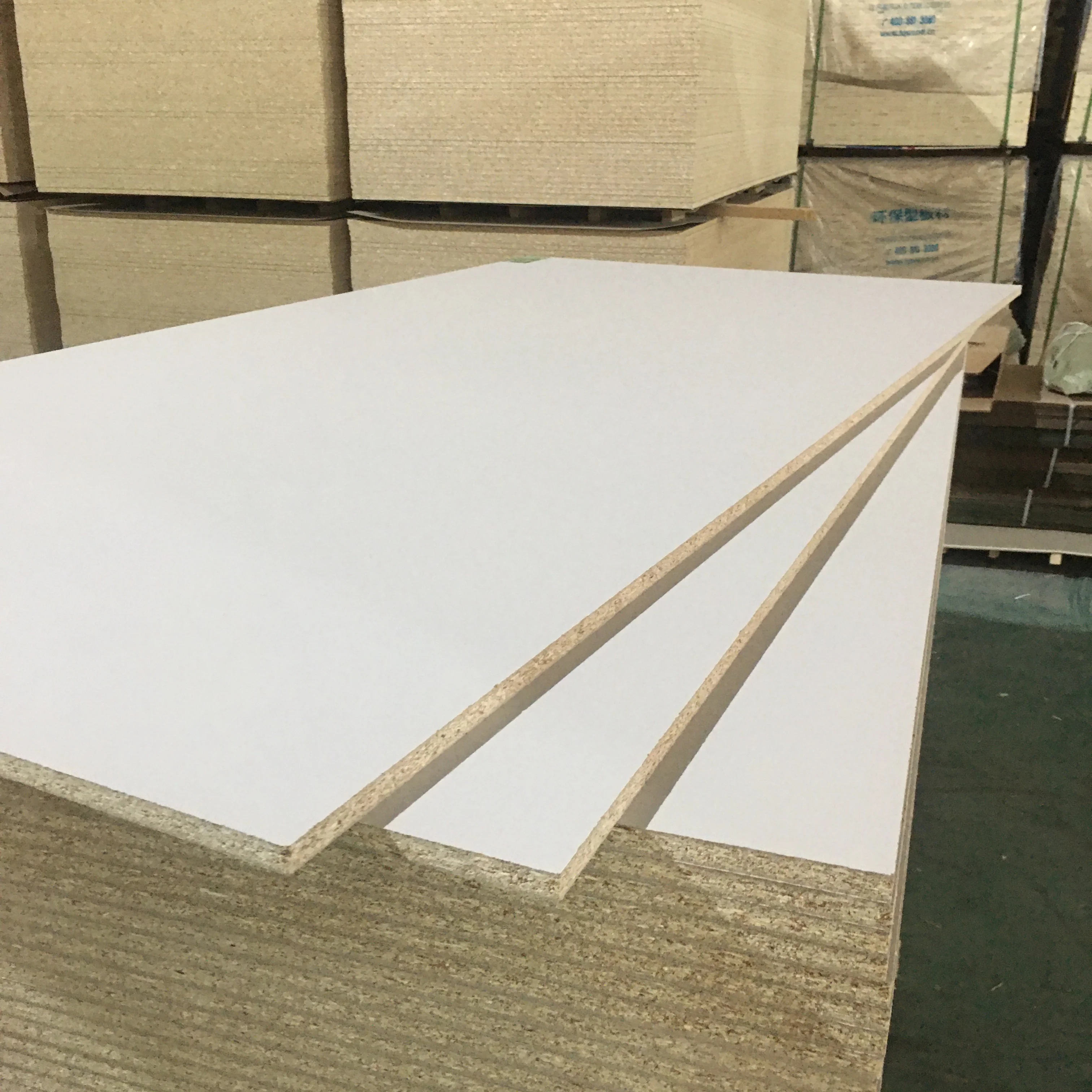 E0 E1 Factory sale Melamine Chipboard/Particle board/Flakeboard Good quality chipboard for home decoration