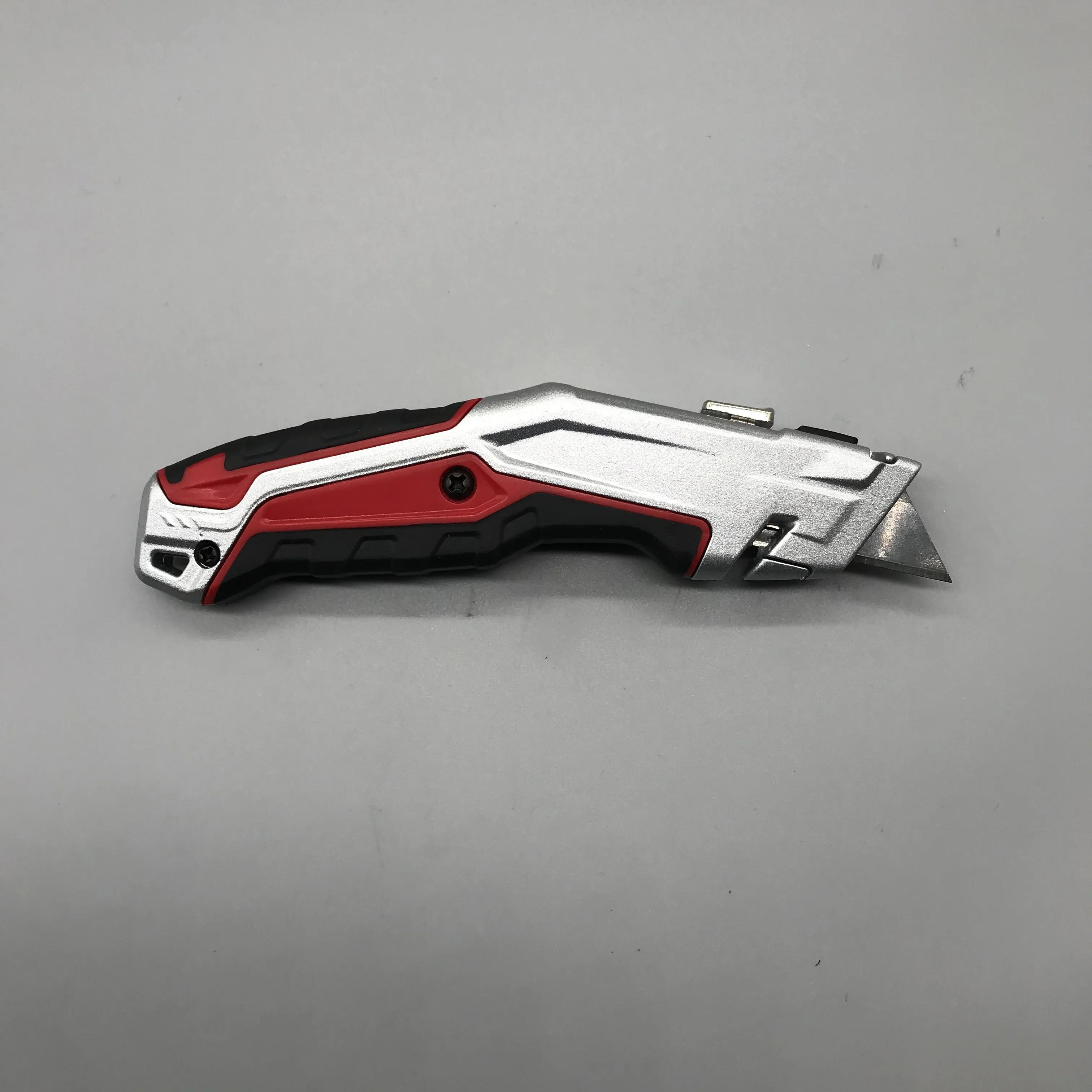 New design aluminum alloy auto retractable utility knife cutter with 3PCS replacement blade