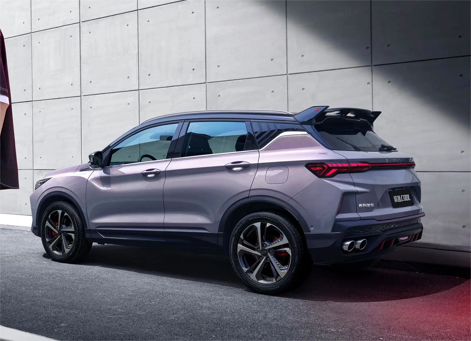 Geely Coolray 200km/H High Speed Oil Fuel New Petrol SUV with 5 Seats Made in China
