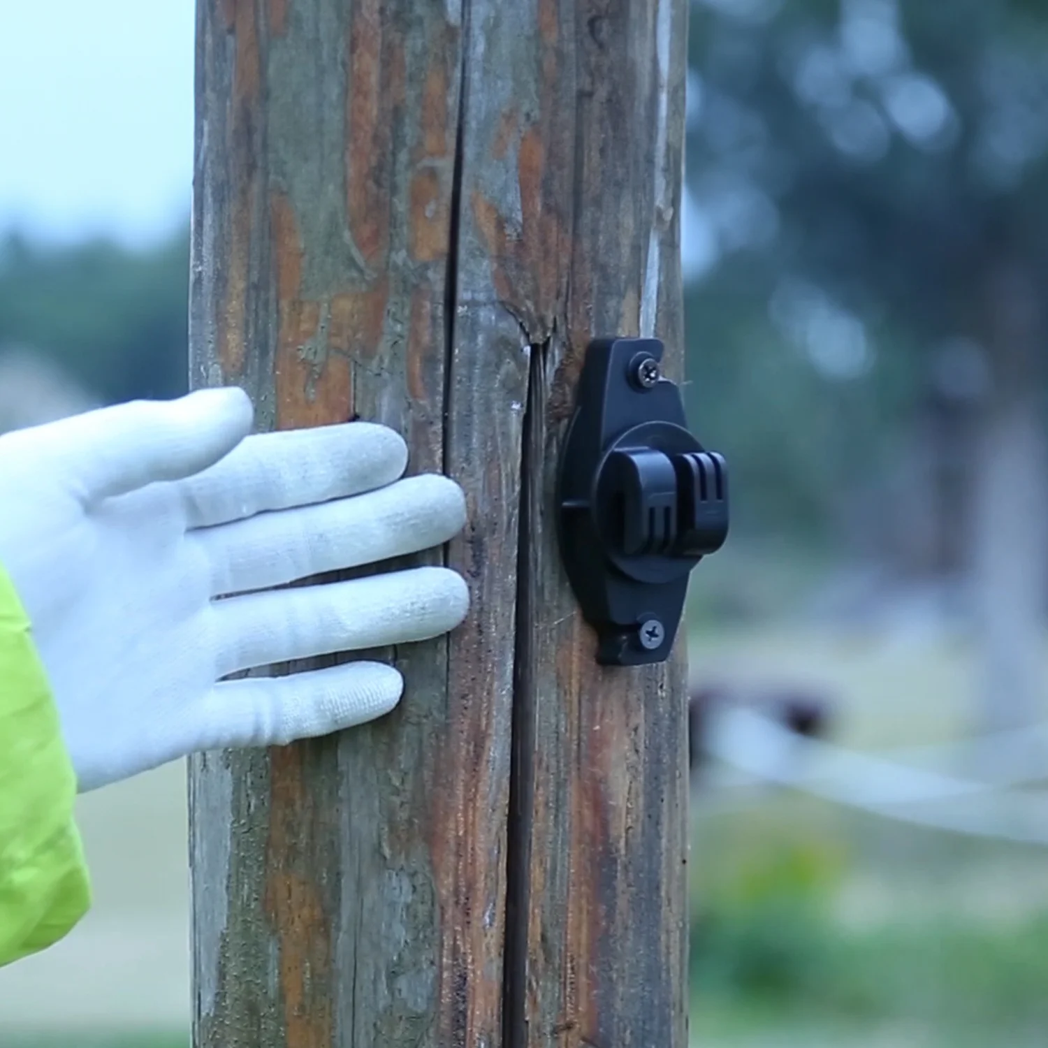 Long Lasting Electric Farm Fence Insulation Heavy Duty Wood Post Pin Lock Insulators