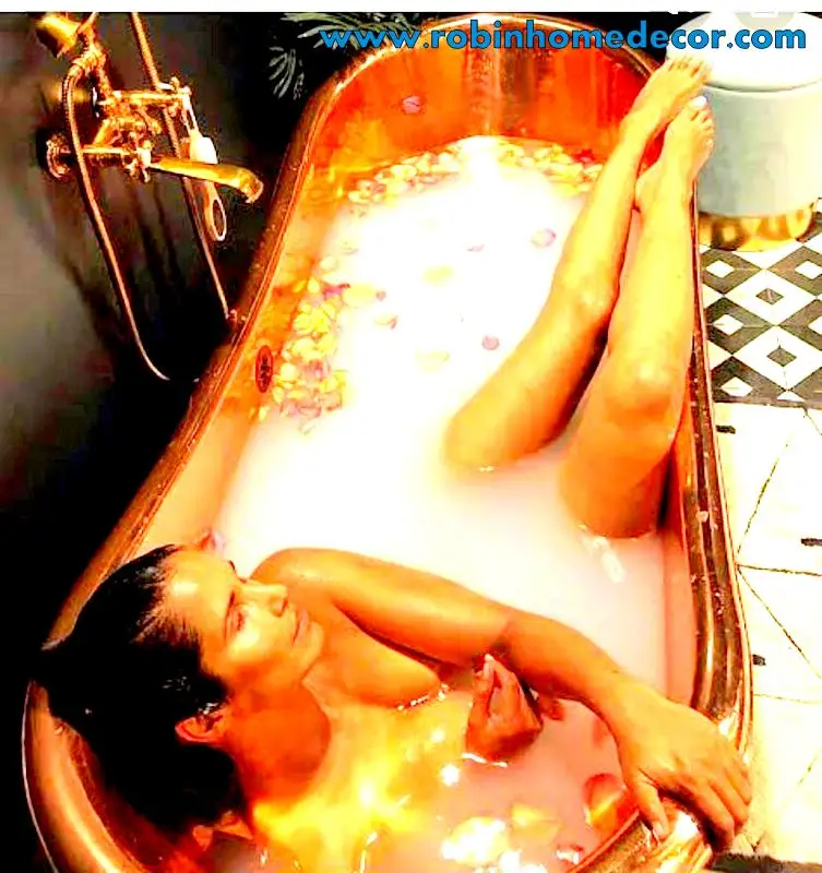 High on Demand Handmade Pure Antique Copper Bathtub for Bath Spa with Rusk free for Worldwide Export from India