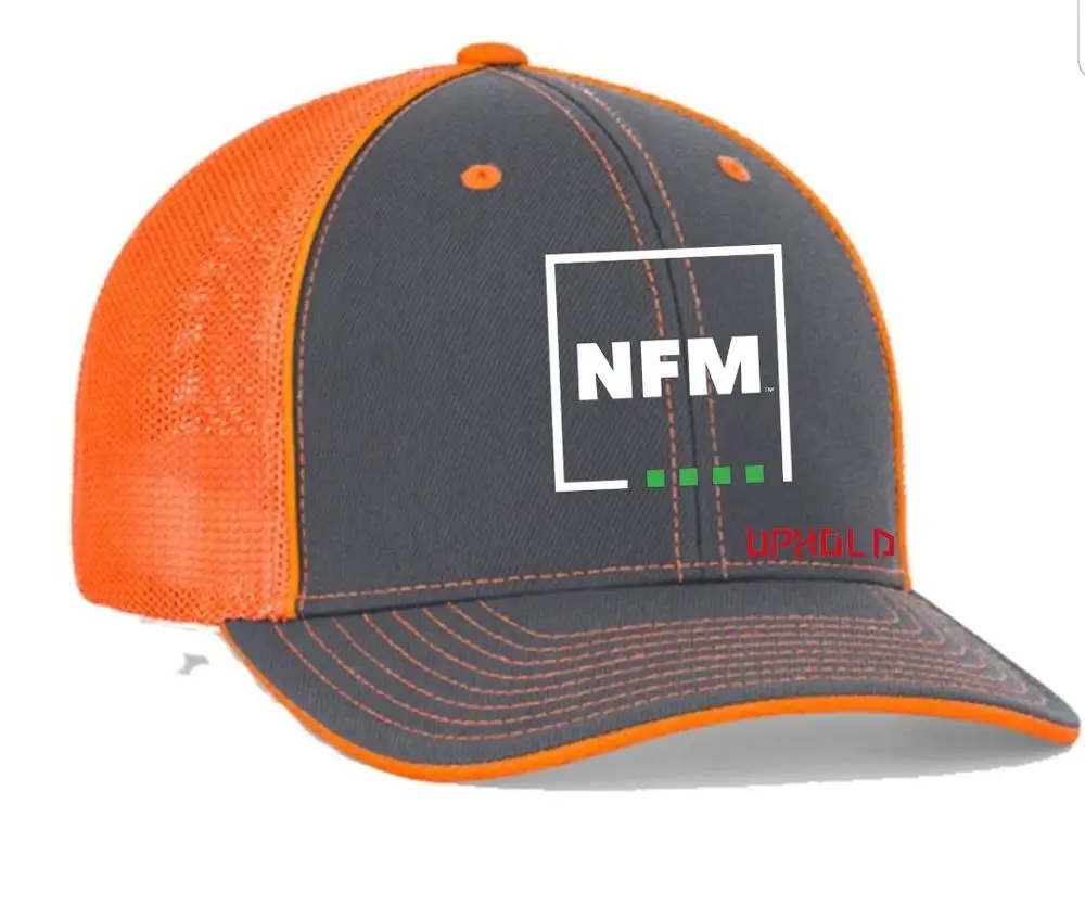 Шапка оранжевого и серого цвета с вышивкой логотипа на заказ