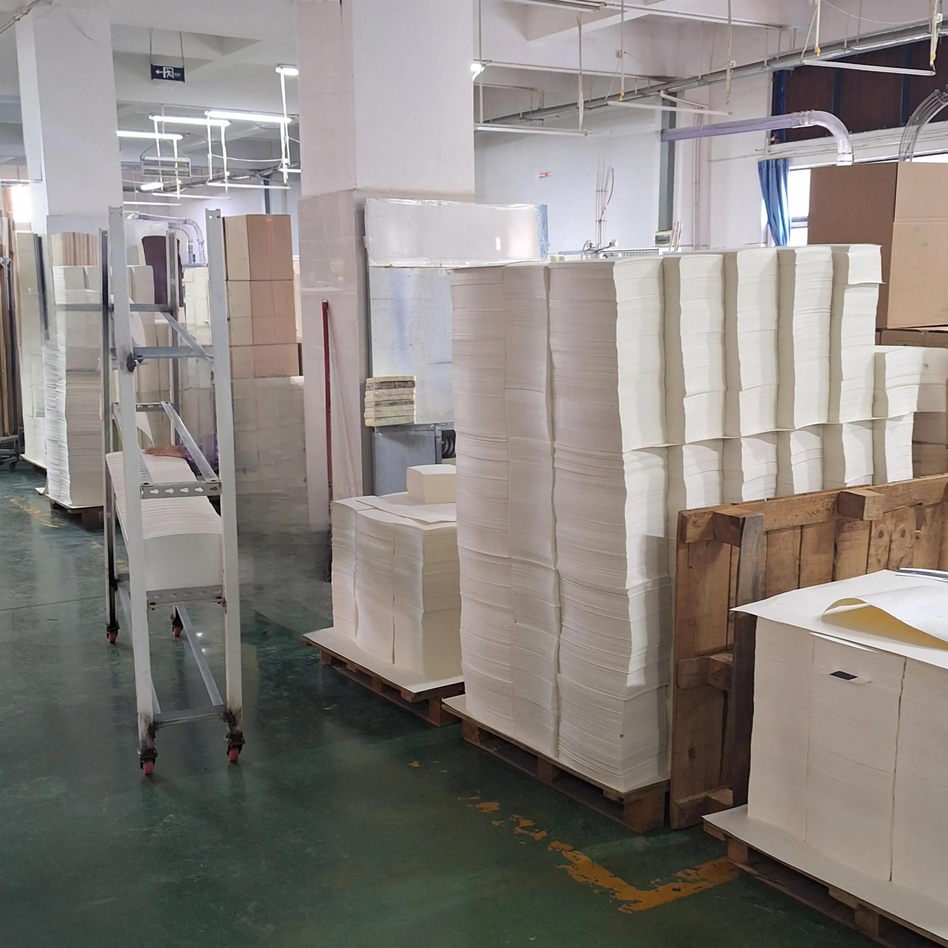 Special Hot Selling Wholesale Paper Sheet Non-Toxic Waterproof Pe Coated Paper Roll