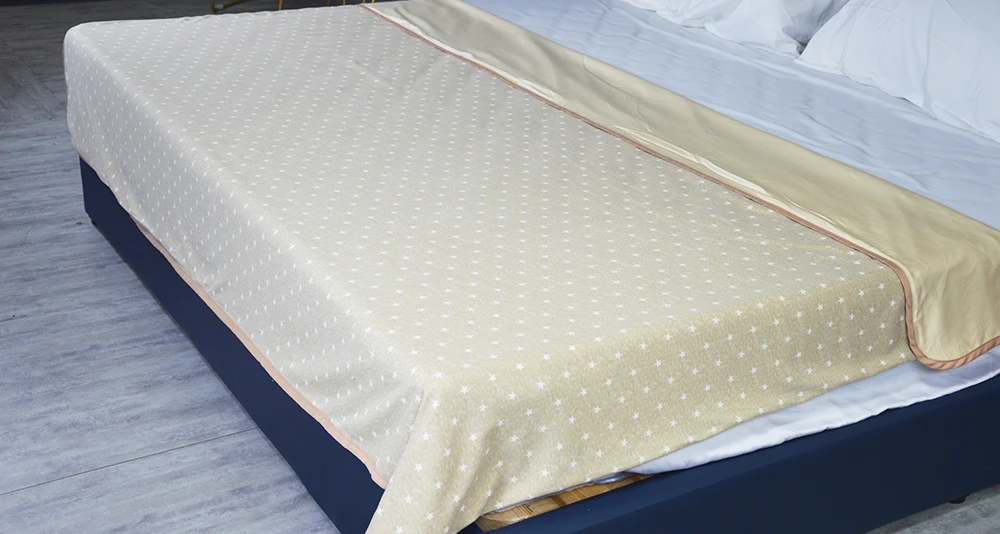 Hot Selling Lightweight Reusable Gray Double Sided Flannel PE Cold Sensing Bed Sofa Custom Cooling Blanket