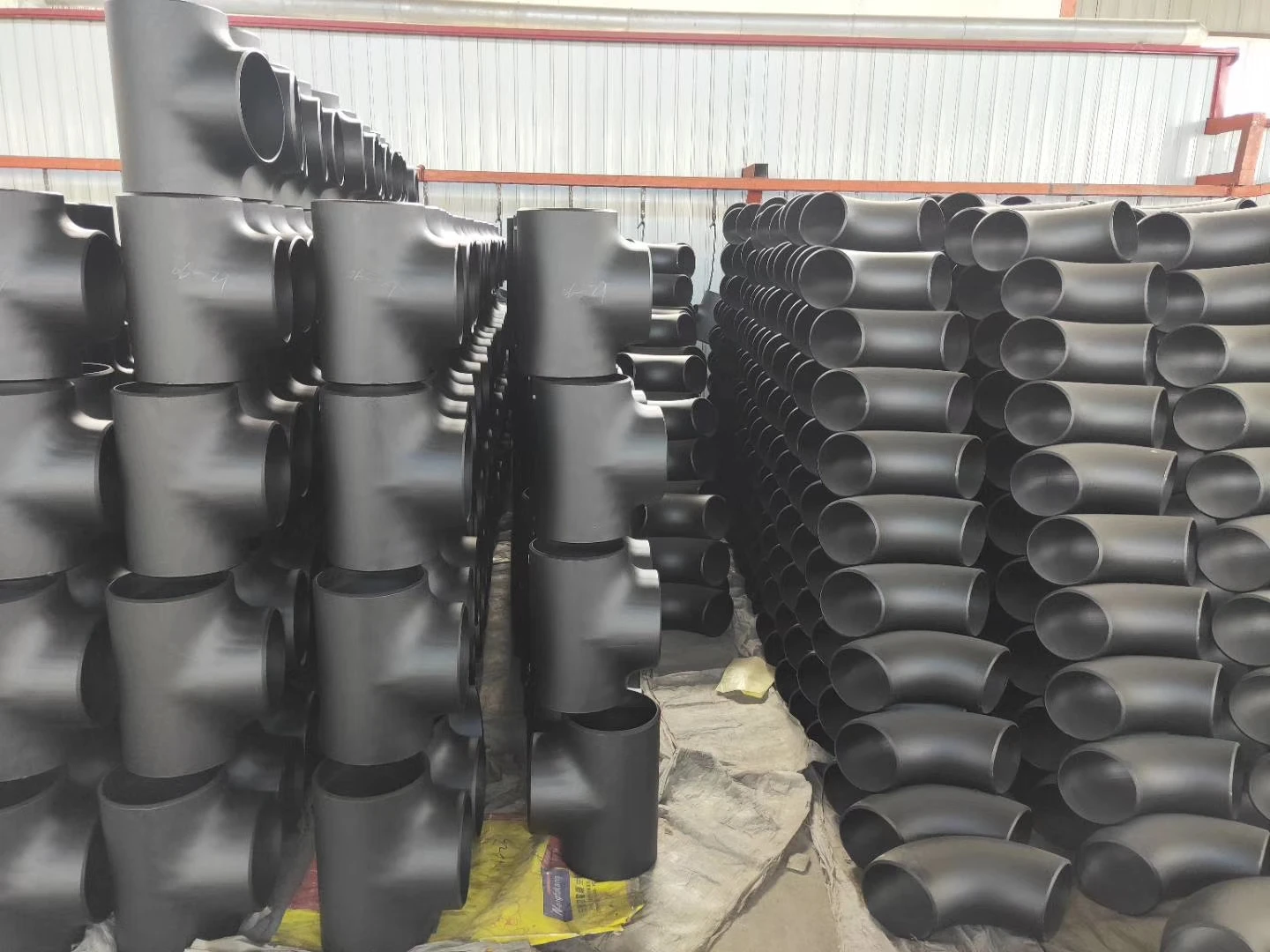 CARBON STEEL  PIPE FITTING EQUAL START TEE  ANSI B16.9 BUTT WELD BLACK PAINT A234WPB