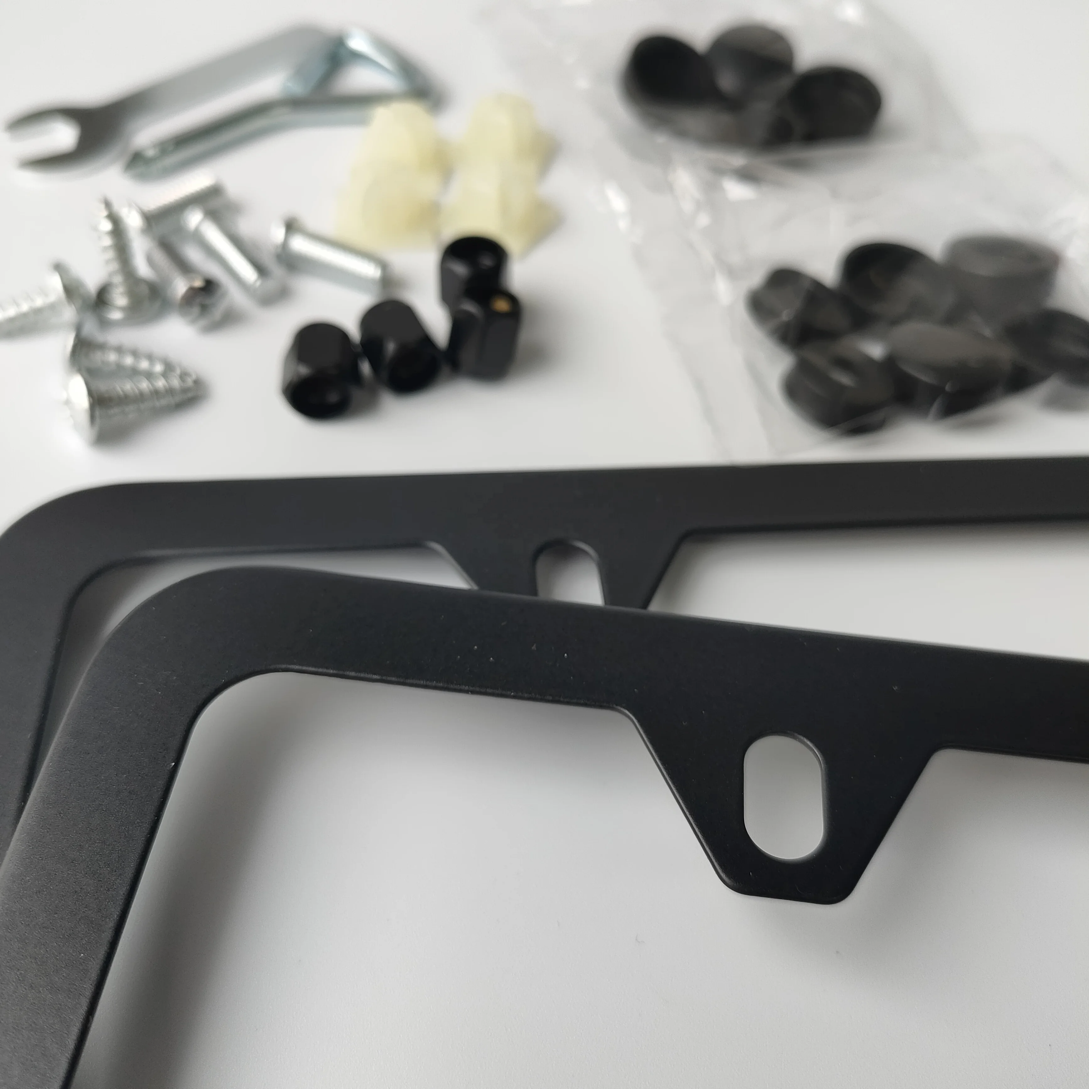 Aluminium metal number tag holder chrome motorcycle cover black carbon fiber car plate border Custom made license plate frames