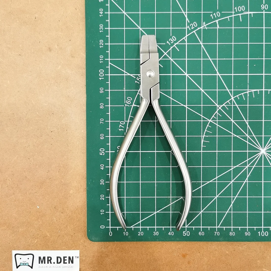 High Quality Orthodontic Torque Bending Plier Orthodontist Laboratory Pliers Torquing Square Dental Drill Accessories