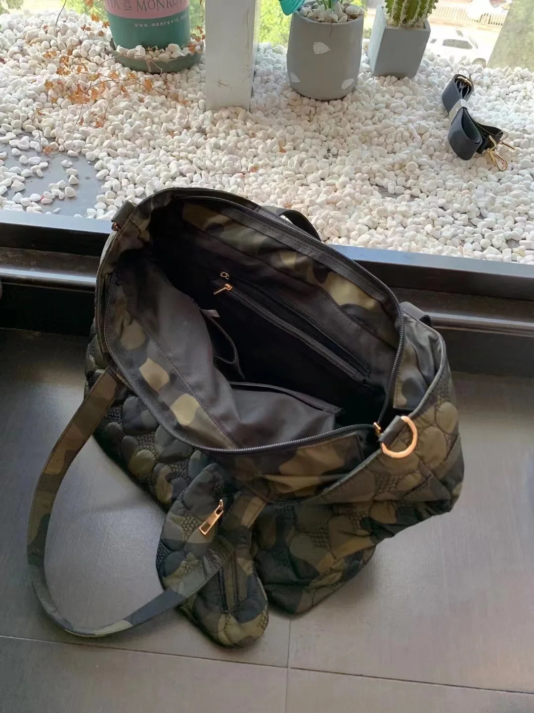 Hot selling classy Camo printing women Nylon tote bag large capacity fashion fabric shoulder bag with small pouch