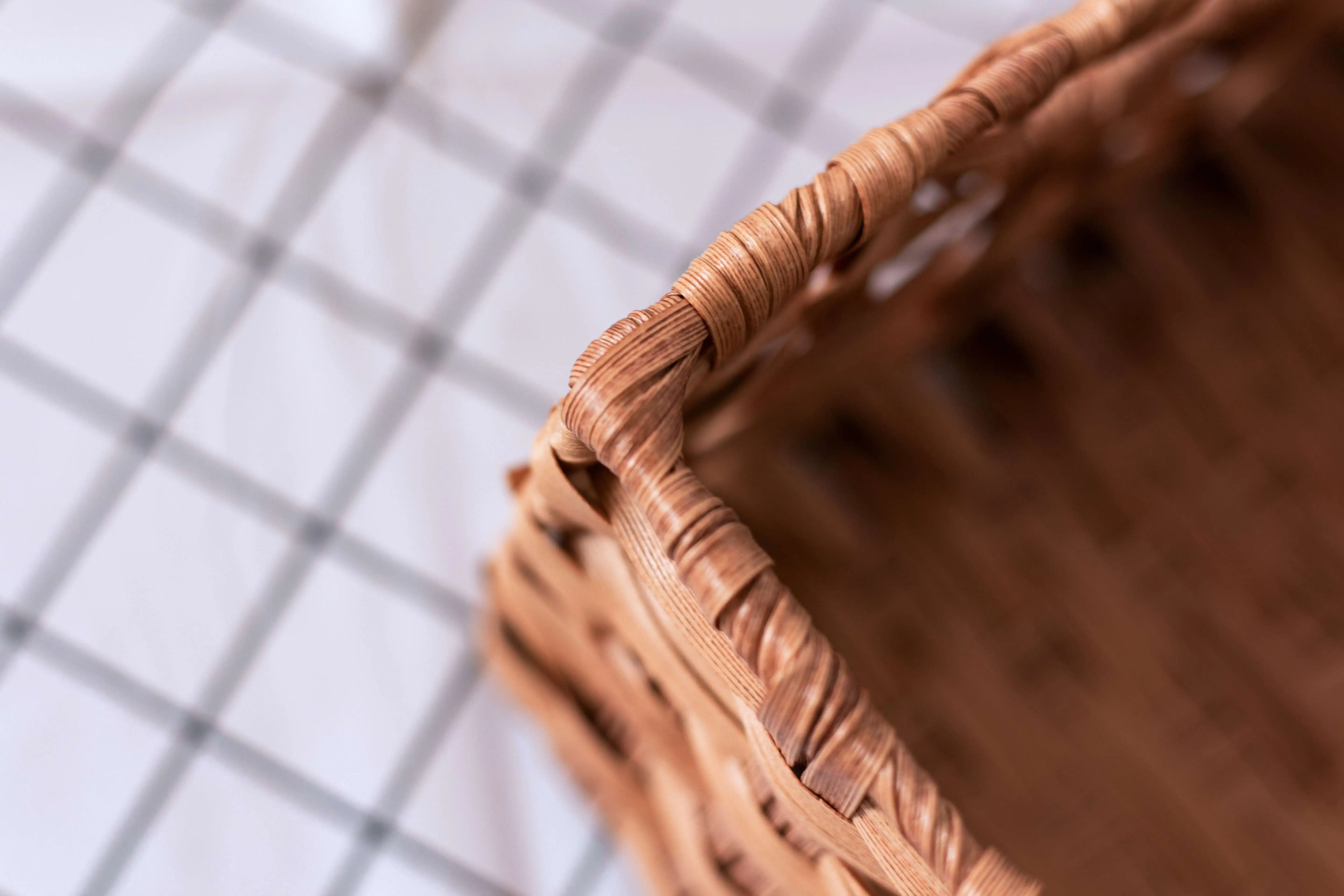 Wholesale Customized Laundry Hamper Removable Liner Clothes Handwoven Synthetic Rattan Laundry Basket