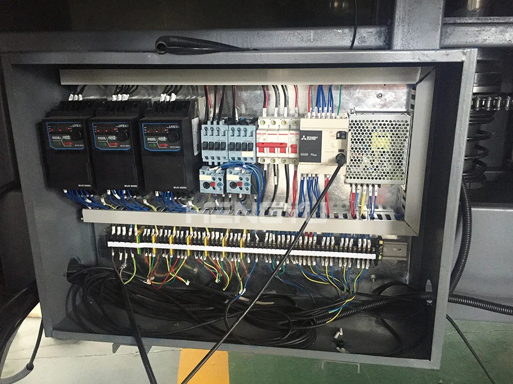 Automatic pet bottle unscrambler machine