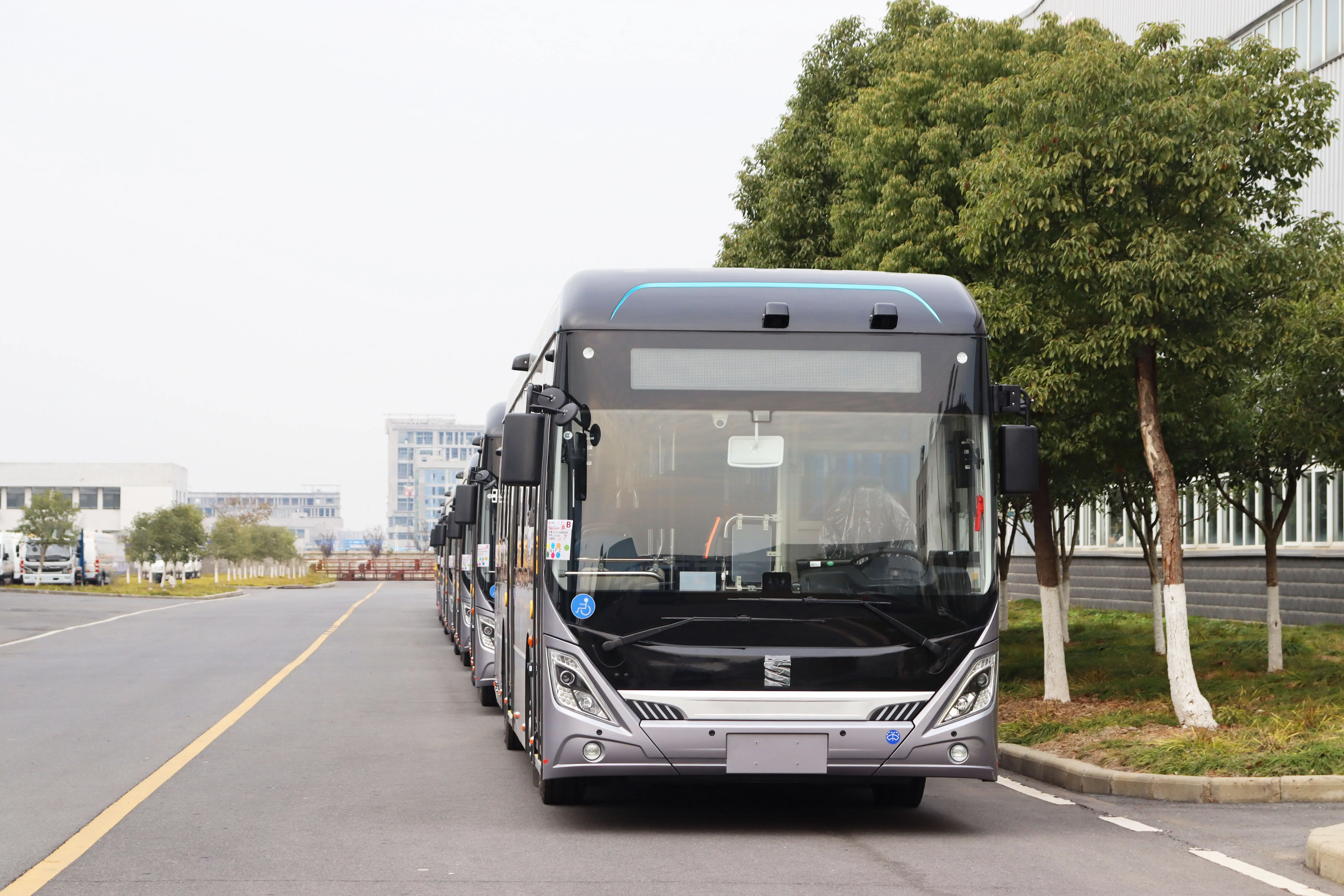 Best Selling Tenglong Brand Bus 12 Meters Electrical Bus Commercial Automatical Bus for Sale
