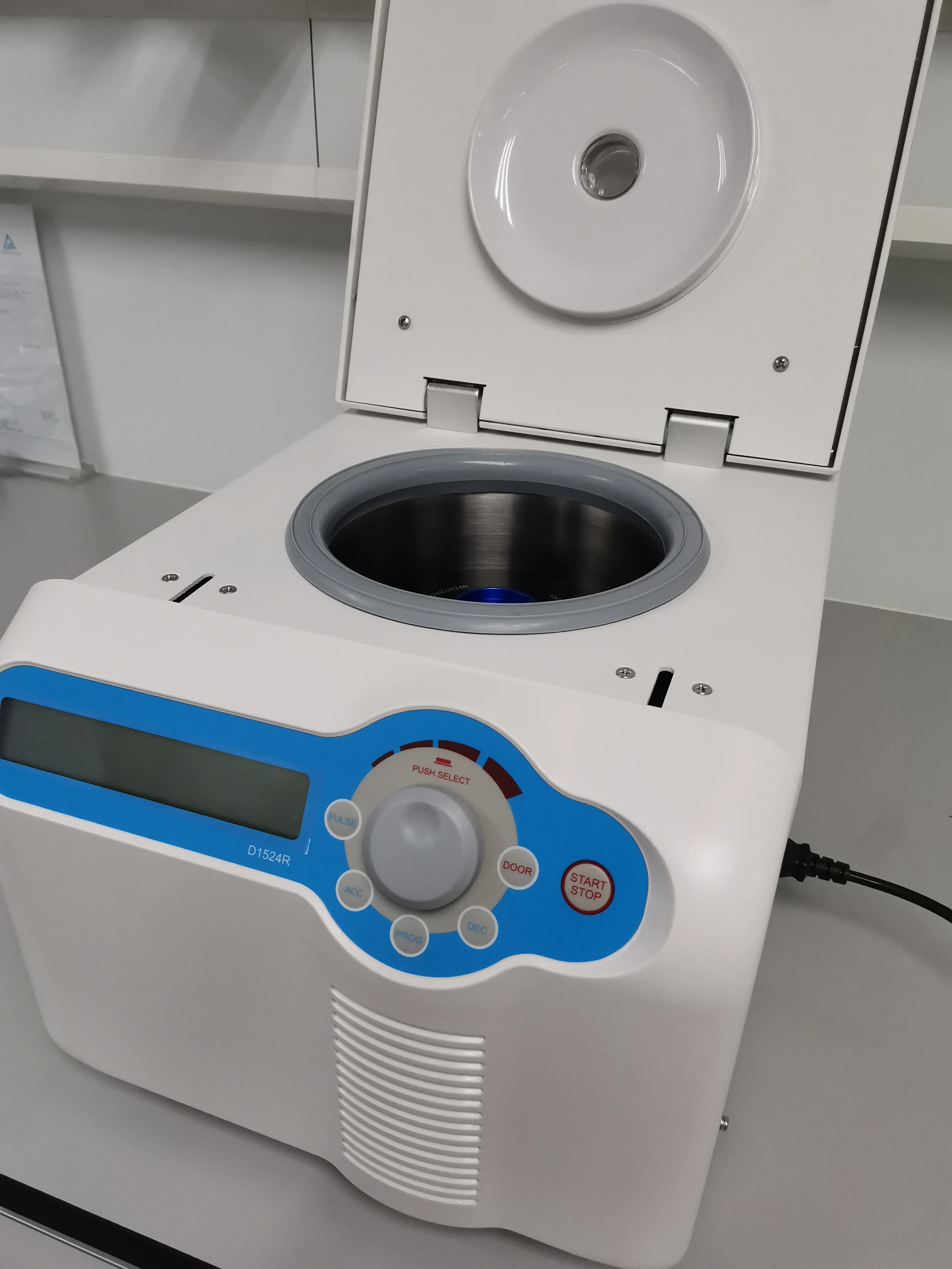 DLAB D1524R Laboratory High Speed Refrigerated Centrifuge