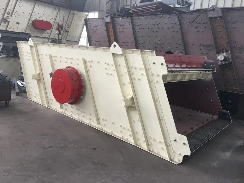 sand mobile screening machine  shaker separator small equipment eccentric shaft vibrating screen india for sale