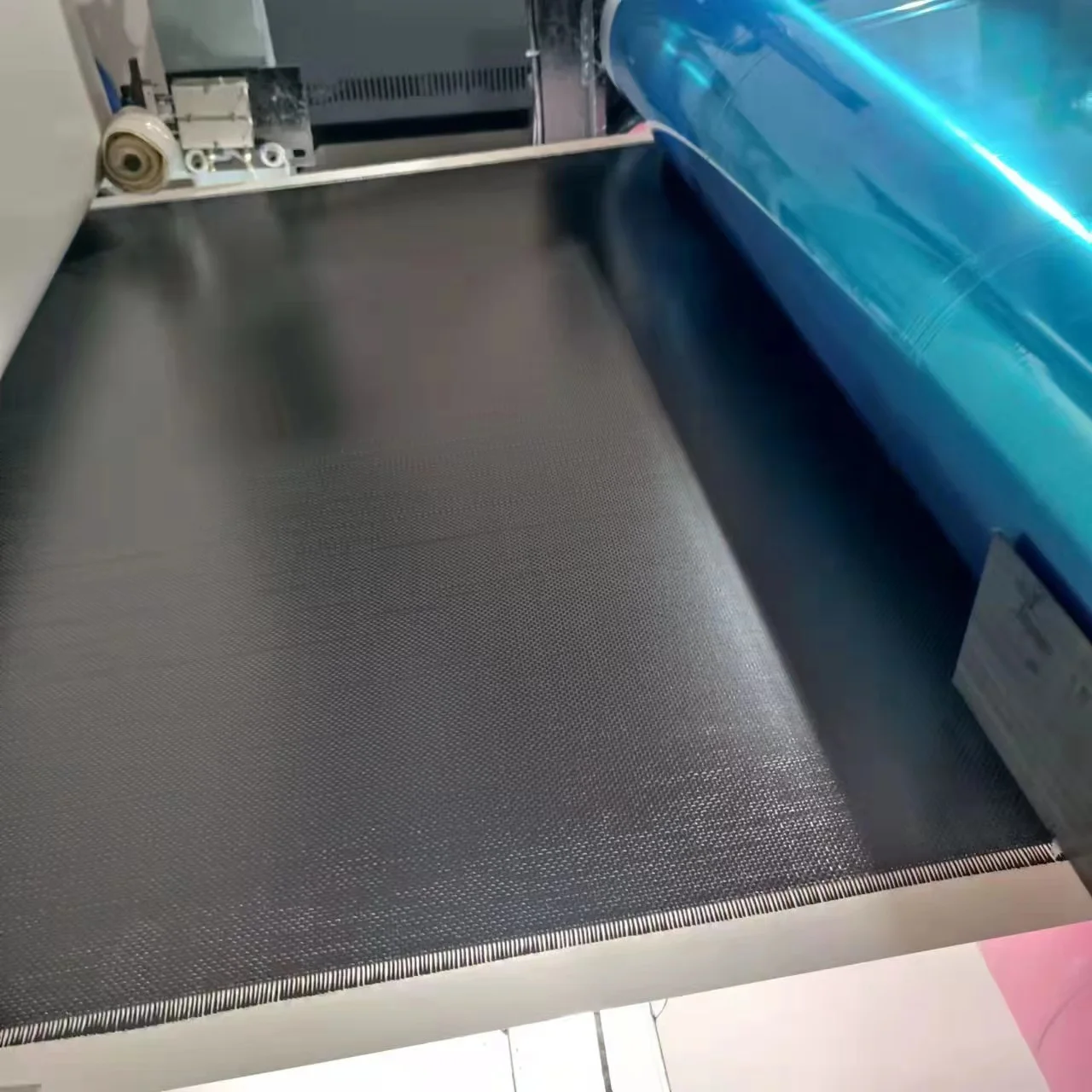 High-strength Carbon Epoxy Prepreg Cloth Fabric 3k200g 2x2 Twill Weave 3k T700 Prepreg Carbon Fiber