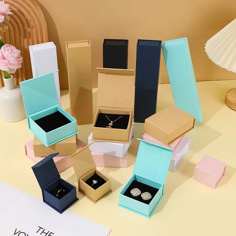 Spot Goods Luxury Small Magnetic Closure Paperboard Ring Necklace Jewelry Magnet Flip Cover Jewelry Box