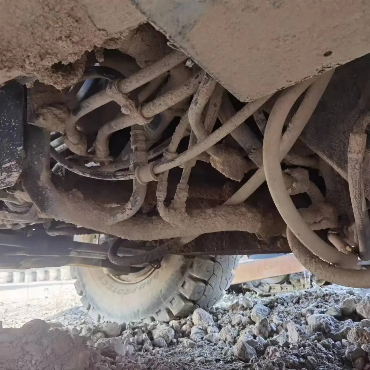 2007 Подержанный карьерный самосвал Komatsu HD465-7E0 Внедорожных карьерных самосвалов грузоподъемность 55 т и 34 2 кубических метров