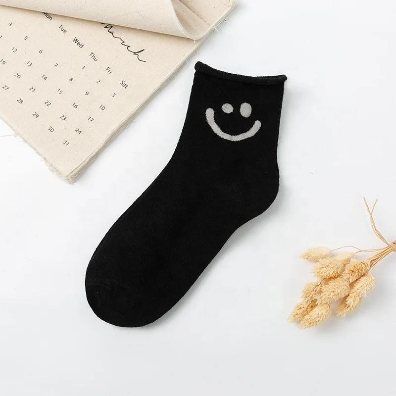 New Arrival Smile Face Women Middle Fashion Knit Cotton Socks For Ladies
