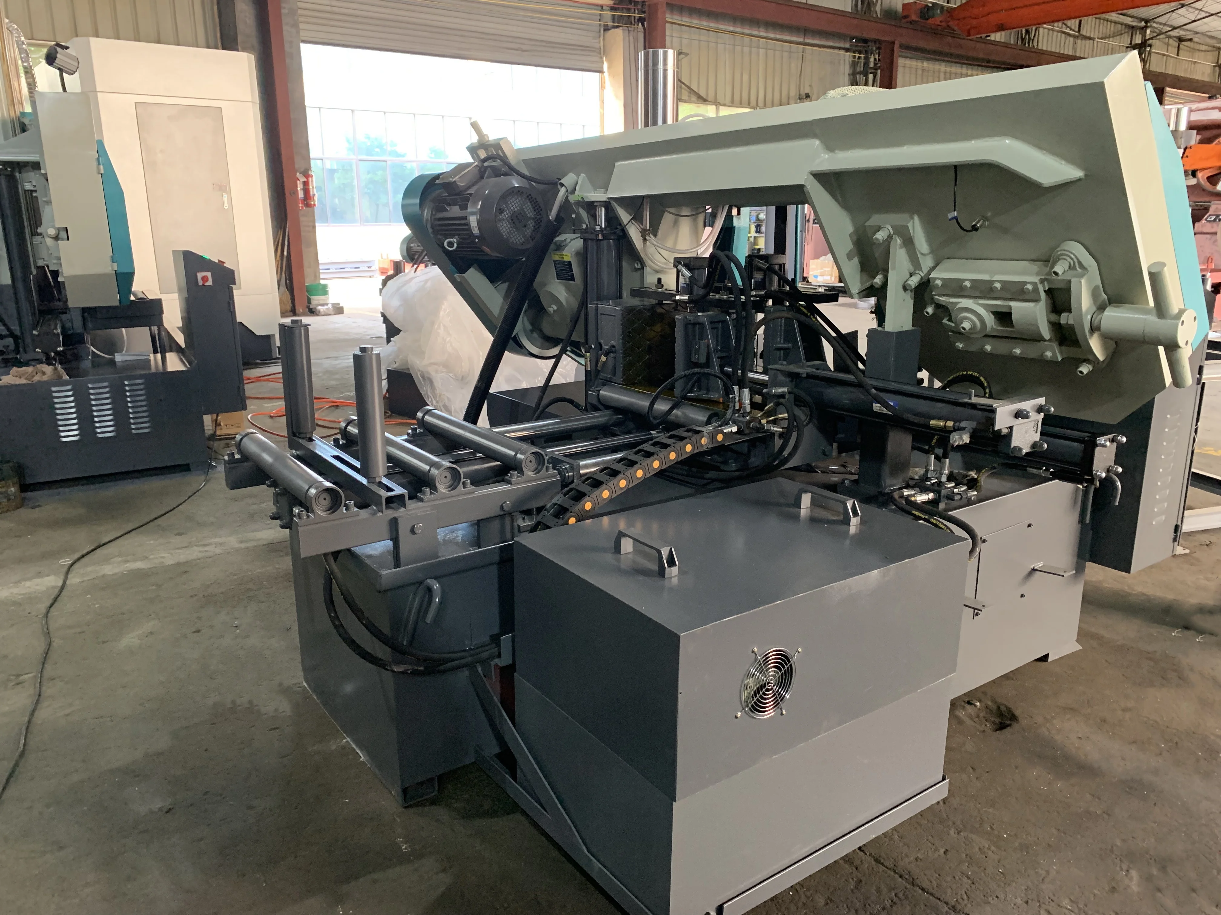 Высококачественная Автоматическая Горизонтальная ленточная пила с ЧПУ для стального стержня, ленточная пила для резки металла по заводской цене