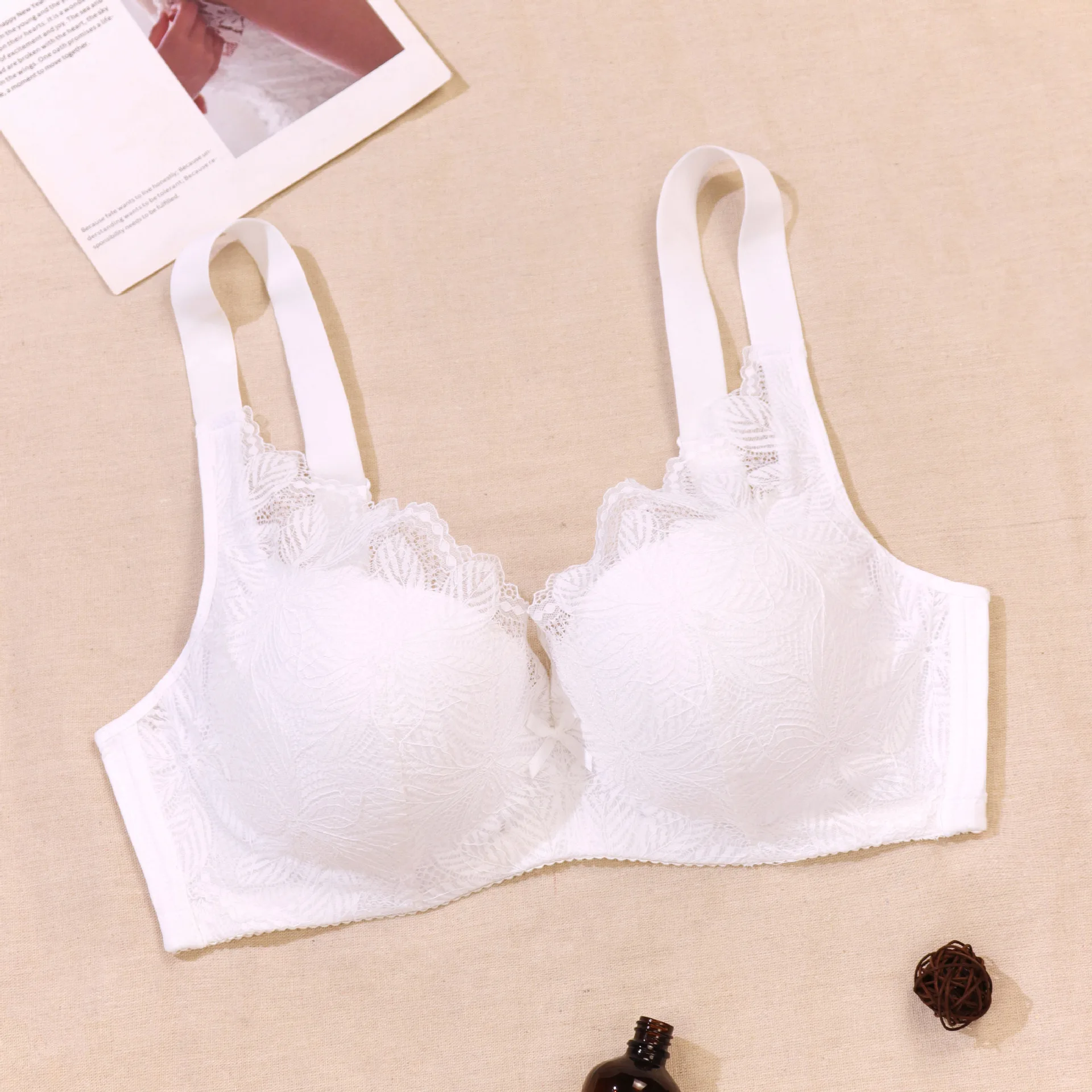 BOJIN Hot Selling Ladies Sexy Lace Nude Comfort Bras Beautiful Back Soft Fabric Lingerie Plus Size Women Gather Cup Black Bras