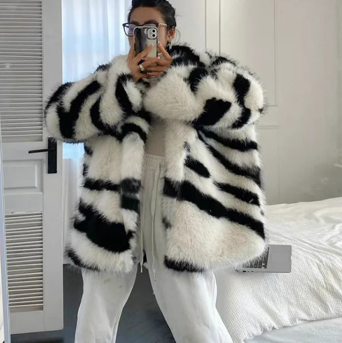 Женская куртка из искусственного меха