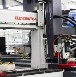 Heavy-duty Efficient  1530 4 Axis ATC CNC Wood Router Machine for making sofa doors cabinet  With side carousel auto tool price