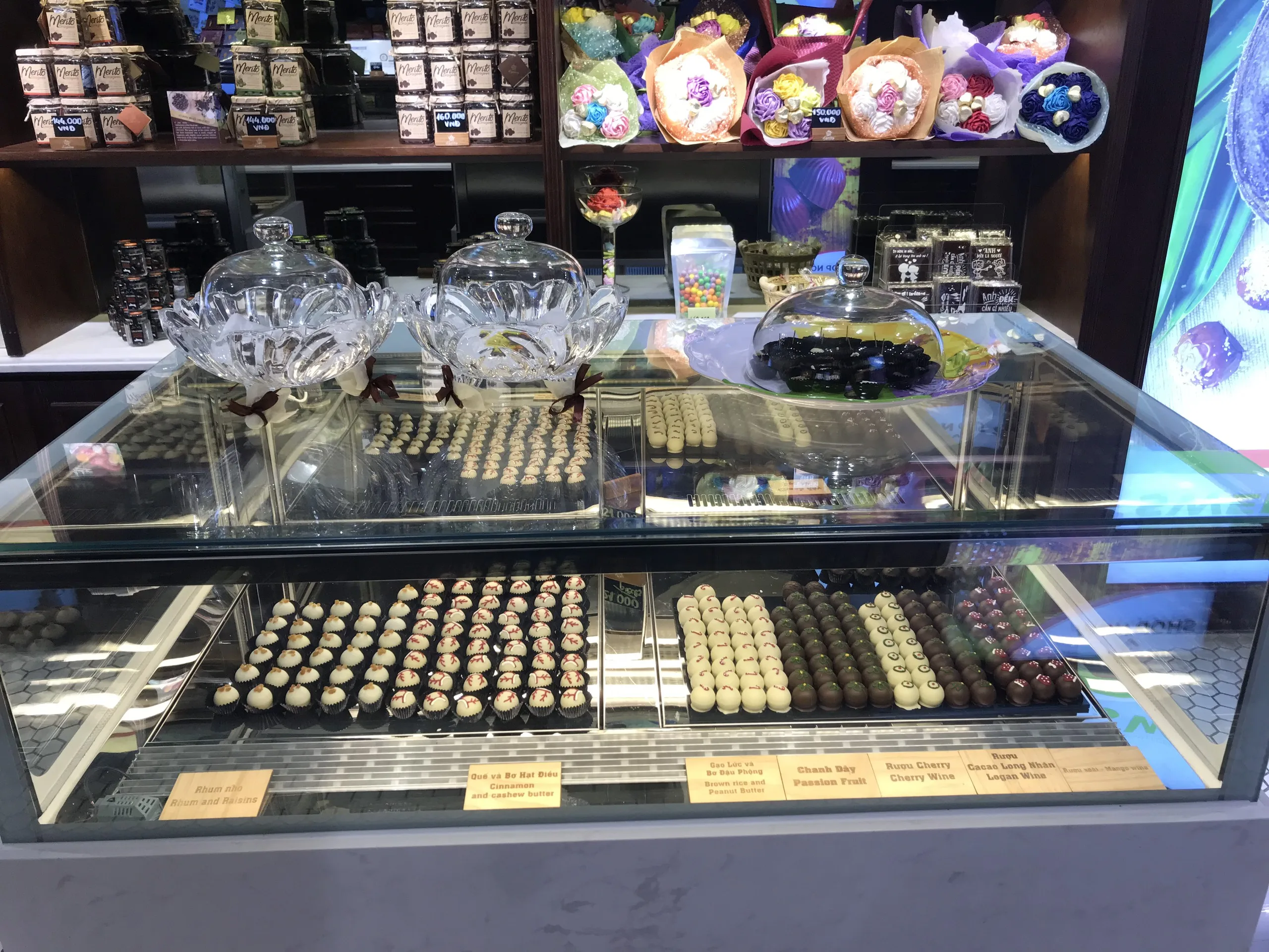 Healthy delicious hot Sale Box Packaging Gift Matcha Chocolate mika covered Almonds for exporting with low MOQ and free samples