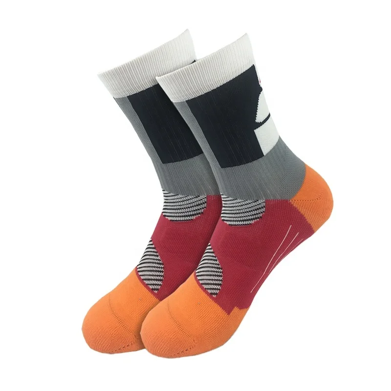 Оптовая продажа оранжевых спортивных мужских нейлоновых носков из лайкры для бега на открытом