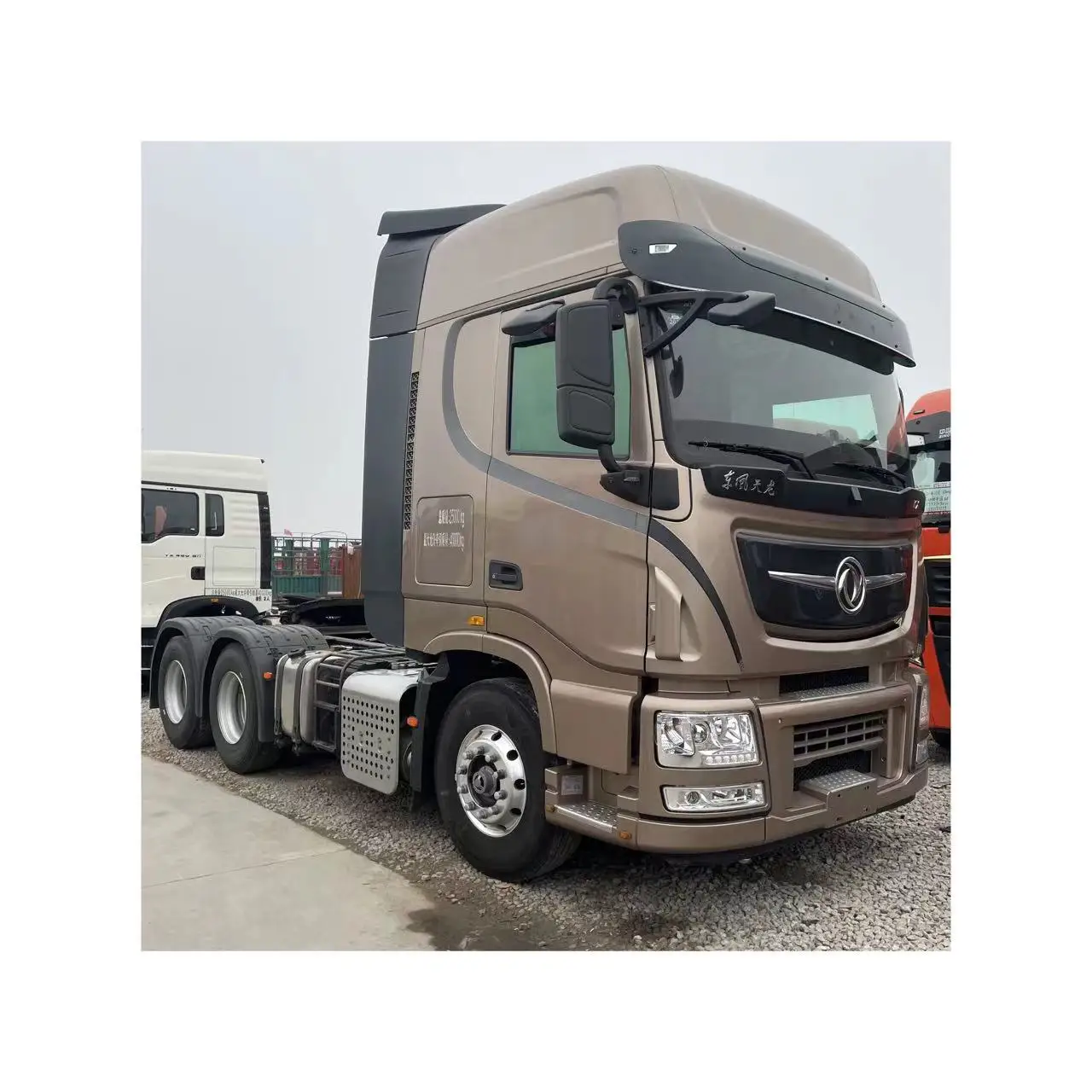 Подержанный дизельный тягач Dongfeng Tianlong KX 6x4 560 лошадиных сил в хорошем состоянии