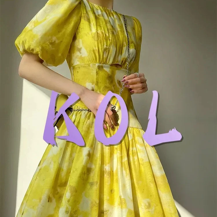 Женское платье с цветочным принтом