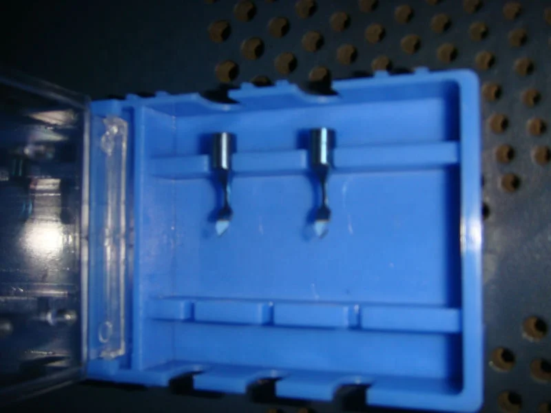 Diamond knife blades