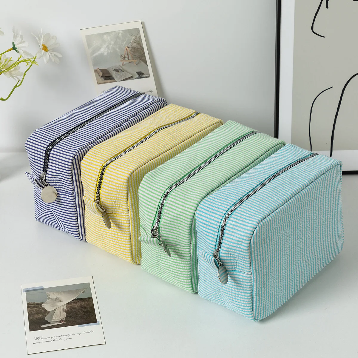 Wholesale 2024 Storage Makeup Bag Ladies Cosmetic Case Striped Printed Small Makeup Bag Custom Private Toiletry Bag
