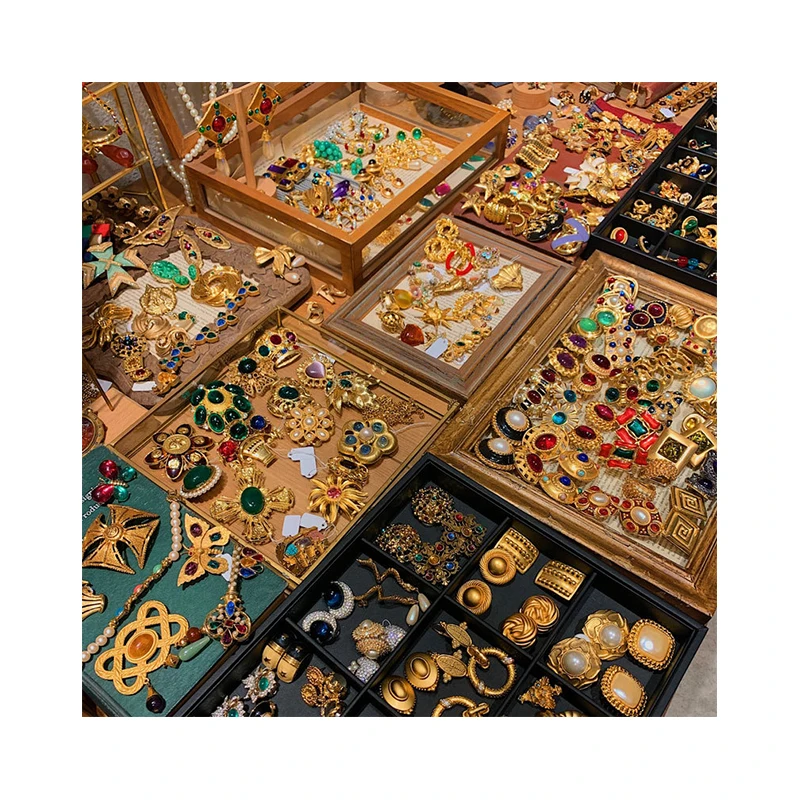 Zandy OEM&ODM  Luxury Unique New Trend Pearl Pearl Clips Earing For Women zircon jewelry Wholesale Bulk Ear Cuff Gold Earrings