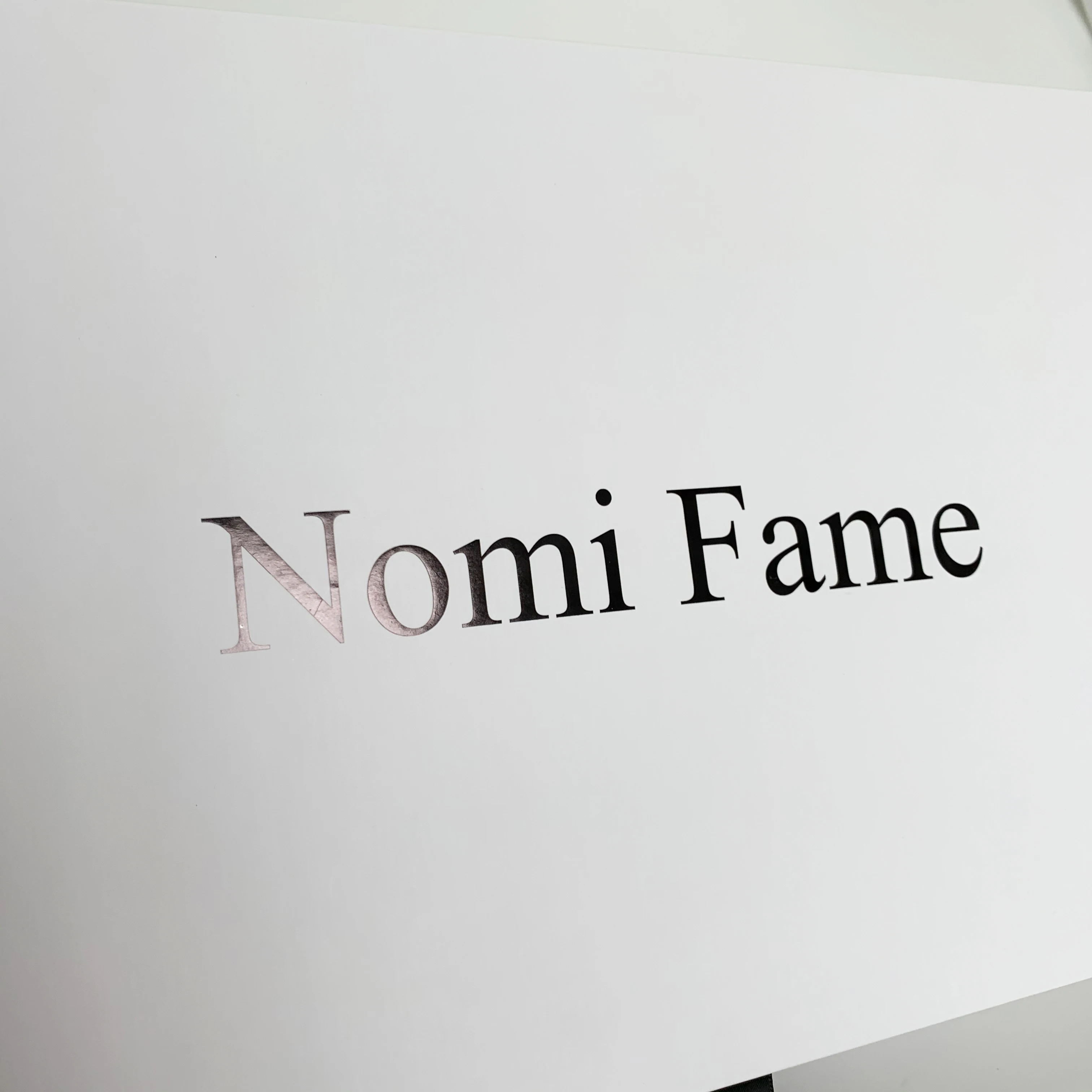 
Hair Packaging Boxes Luxury Custom Cardboard Gift Paper Packaging Luxury Apparel Boxes White Wig Storange Container With Ribbon 