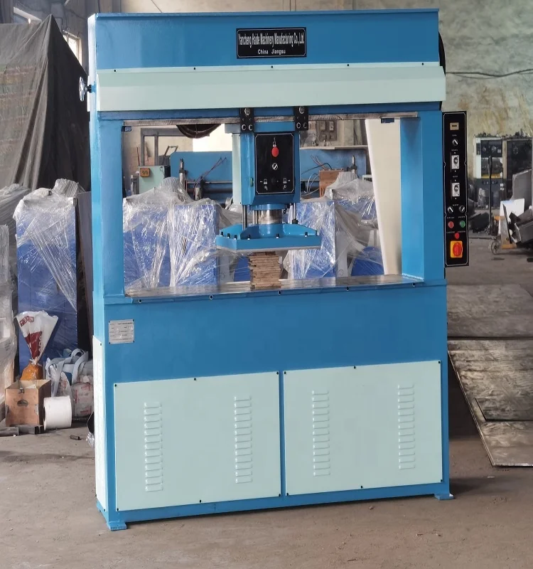 Hydraulic leather belt gantry moving cutting machine